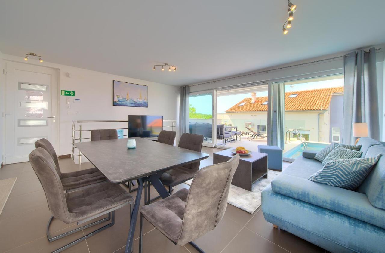 Villa Solis Lacus Modern Apartment - Private Heated Pool - Smart Tv Sky X - Free Parking Njivice Exterior foto