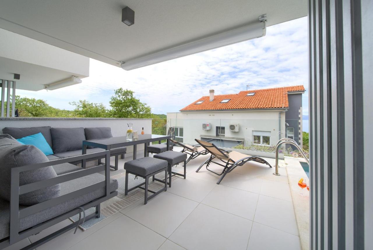 Villa Solis Lacus Modern Apartment - Private Heated Pool - Smart Tv Sky X - Free Parking Njivice Exterior foto