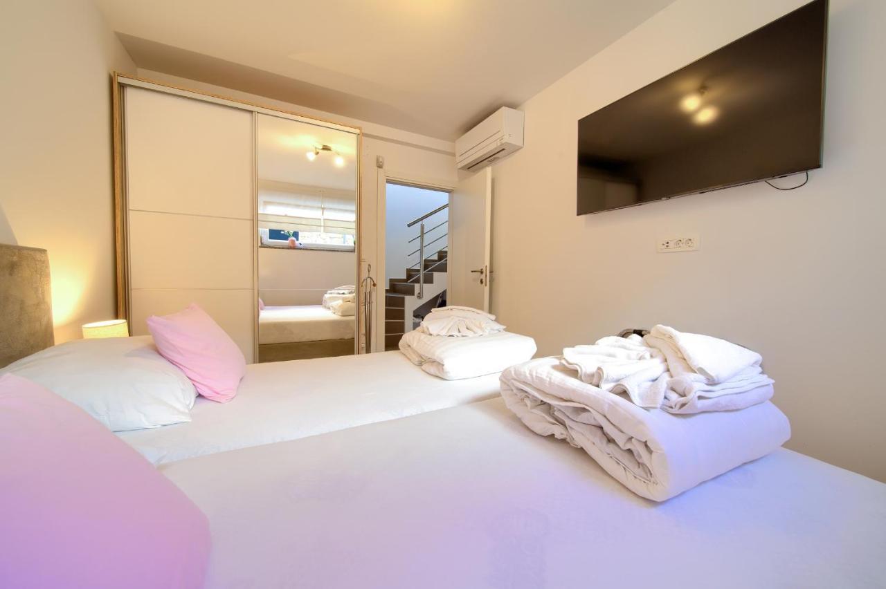 Villa Solis Lacus Modern Apartment - Private Heated Pool - Smart Tv Sky X - Free Parking Njivice Exterior foto