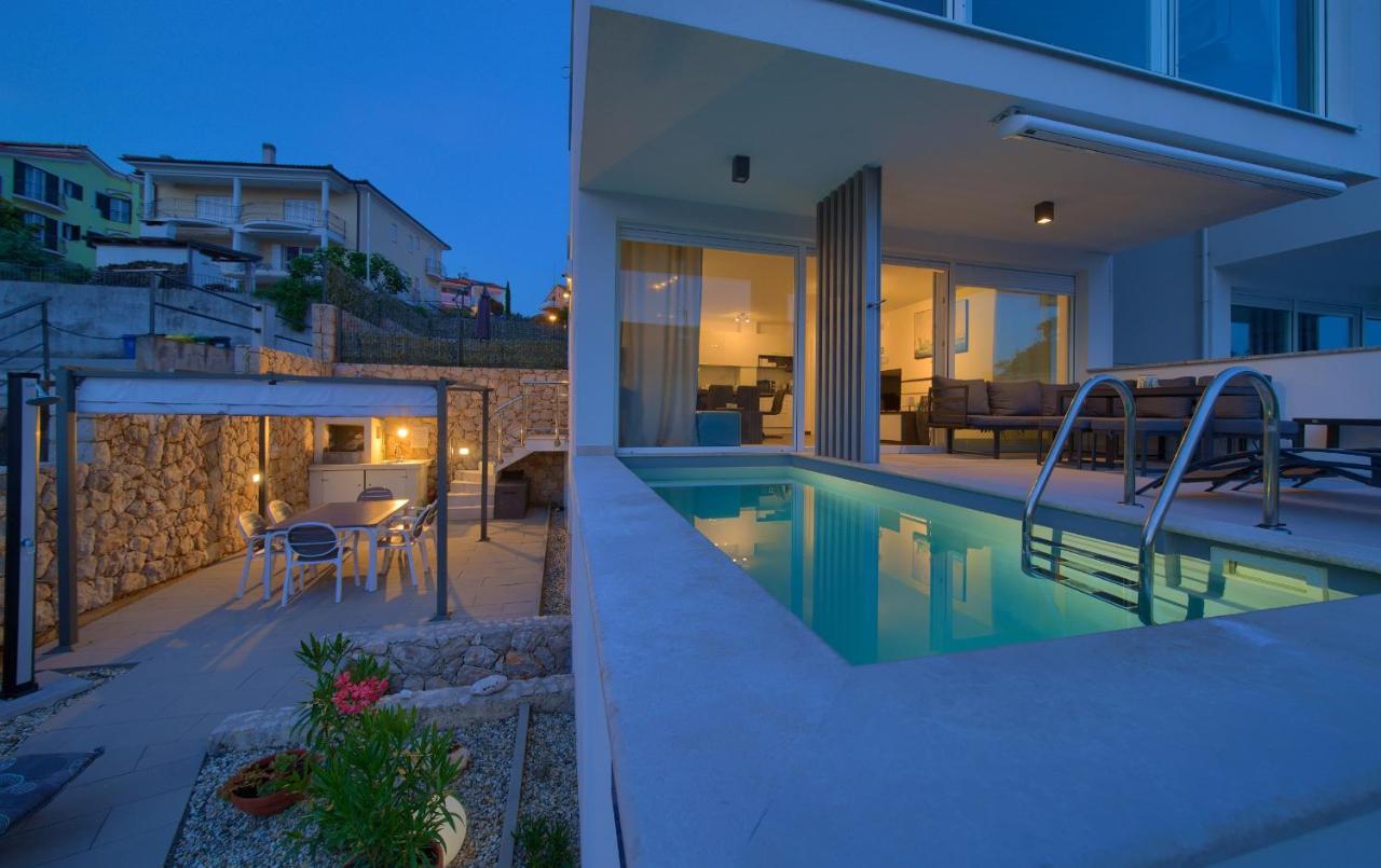 Villa Solis Lacus Modern Apartment - Private Heated Pool - Smart Tv Sky X - Free Parking Njivice Exterior foto